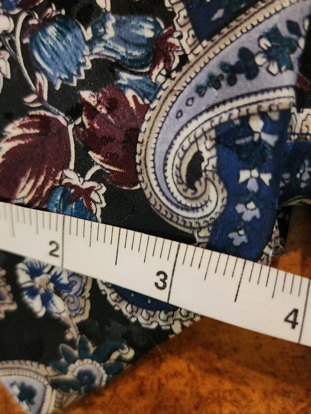 3pc Men’s 100% Silk Tie Lot Van Heusen Honors Surrey Paisley Geometric
